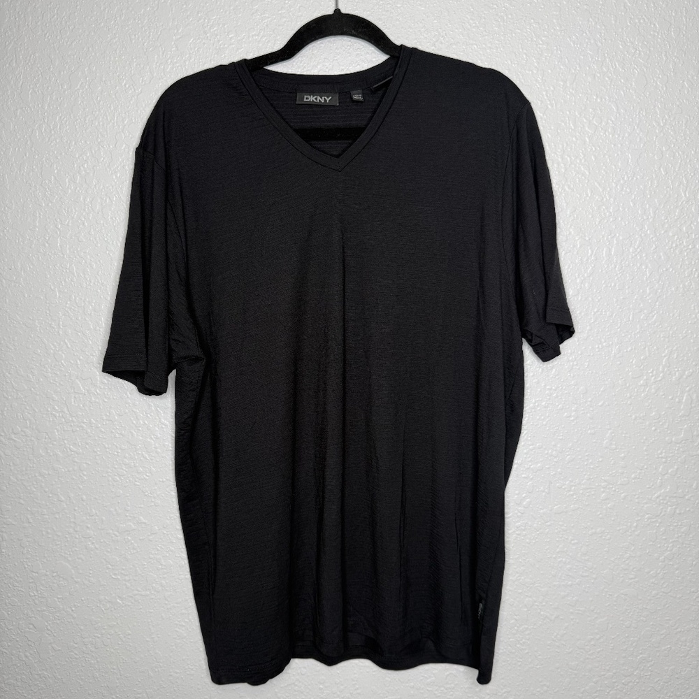 Men's Black DKNY‎ v-neck short sleeve t-shirt